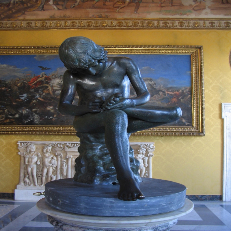 Dealbhóireacht Dhaonna Marmair Allamuigh Durable de Bhuachaill ag Tarraingt dealg óna Chois, Dearadh Eorpach