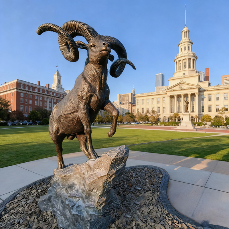 Dealbhóireacht Reithe Cré-umha Mhór-Adharc – Maisiú Gairdín Lasmuigh